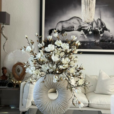 Vase Éternité Mat Beige Avec Magnolias Et Bois Flotté